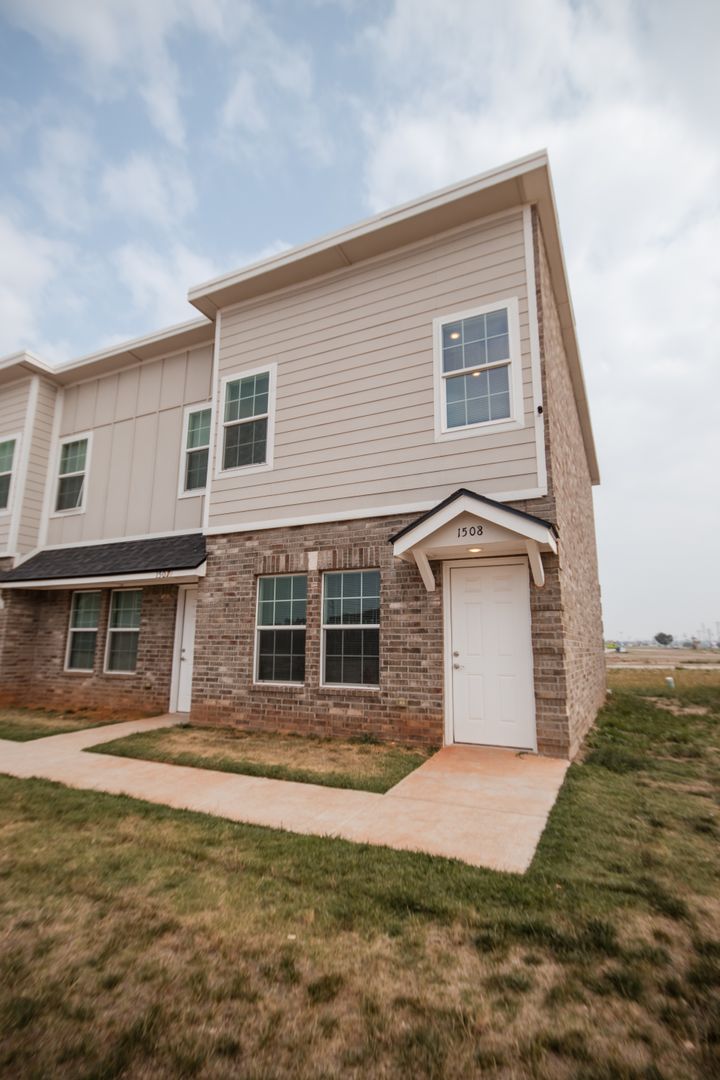 Oklahoma City Apartment: 1515 S MacArthur Blvd