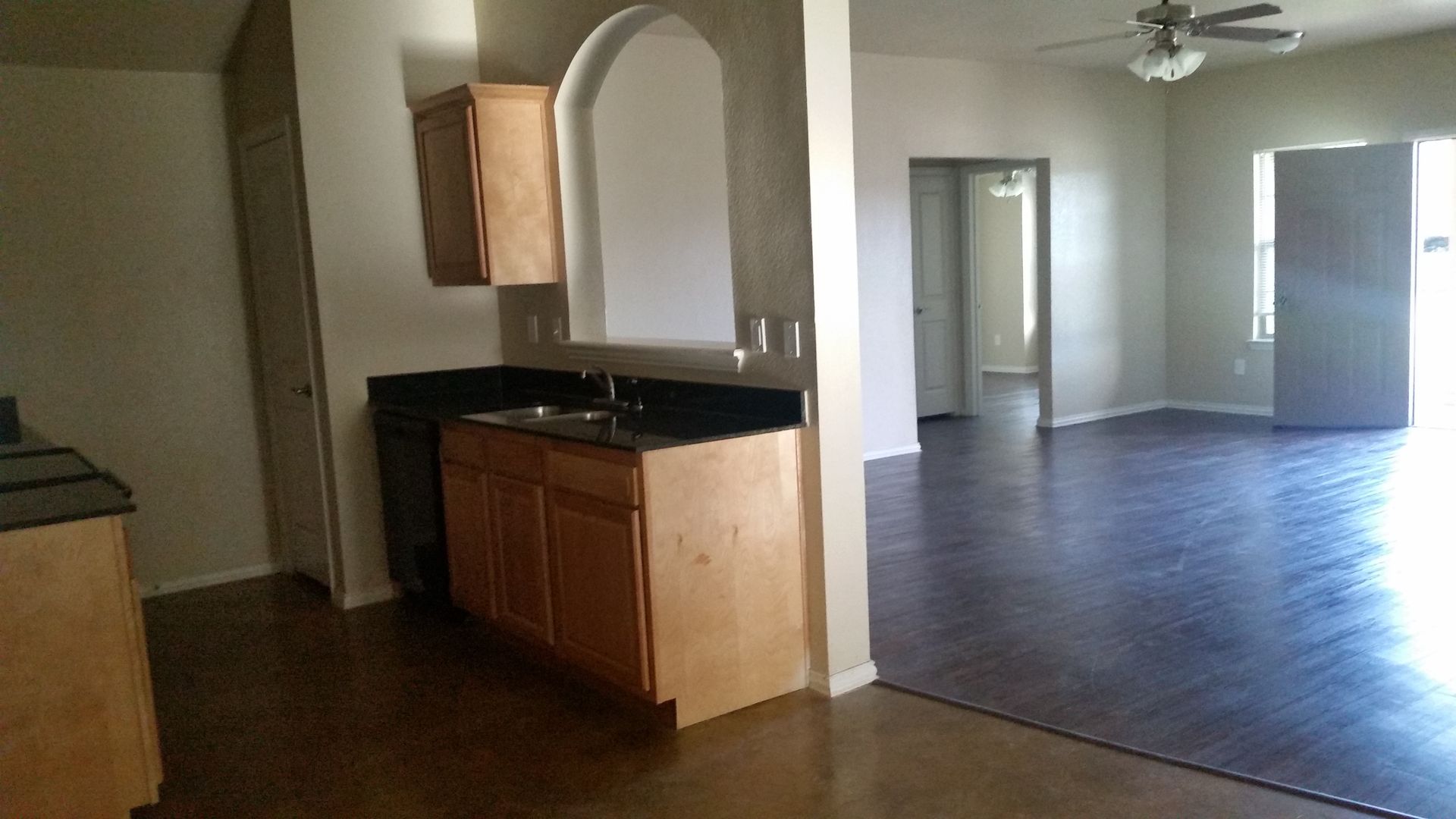 Duncan Apartment: 11 W Maple