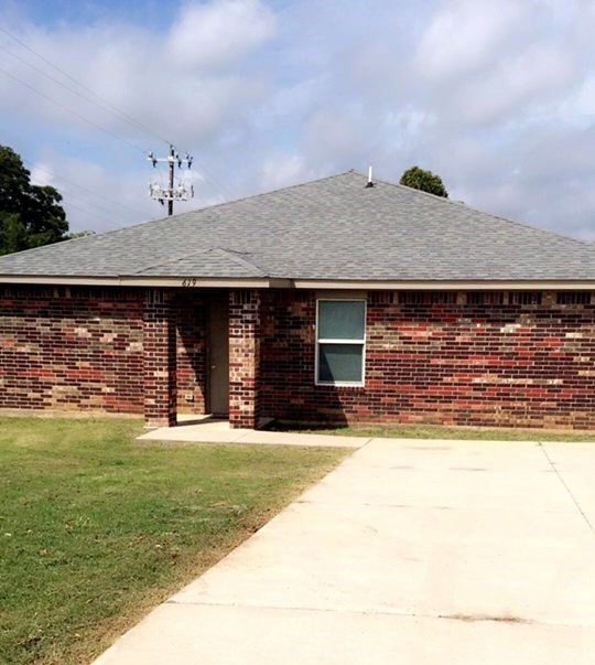 Ardmore Apartment: EMM of Ardmore - 316 Woods Lane