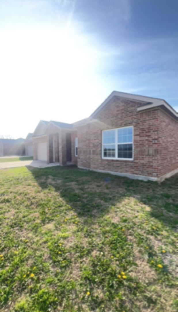 Davis Apartment: Cherry Road