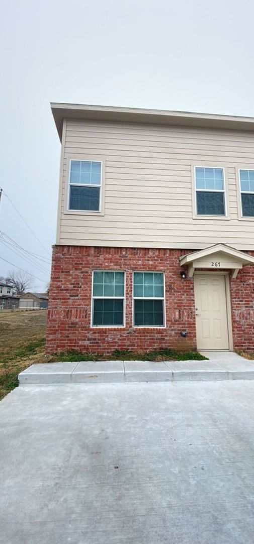 Ardmore Apartment: 267 Monroe Ave