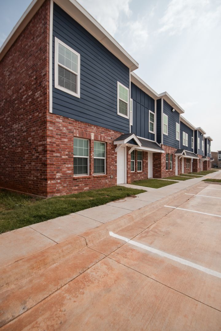 Oklahoma City Apartment: 1515 S MacArthur Blvd