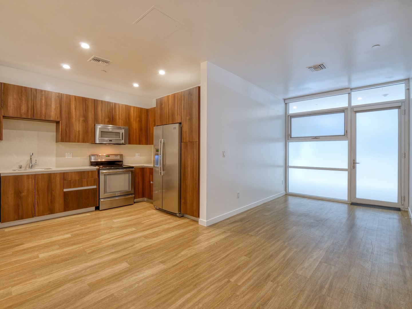 Los Angeles Apartment: 10599 Wilshire Blvd.