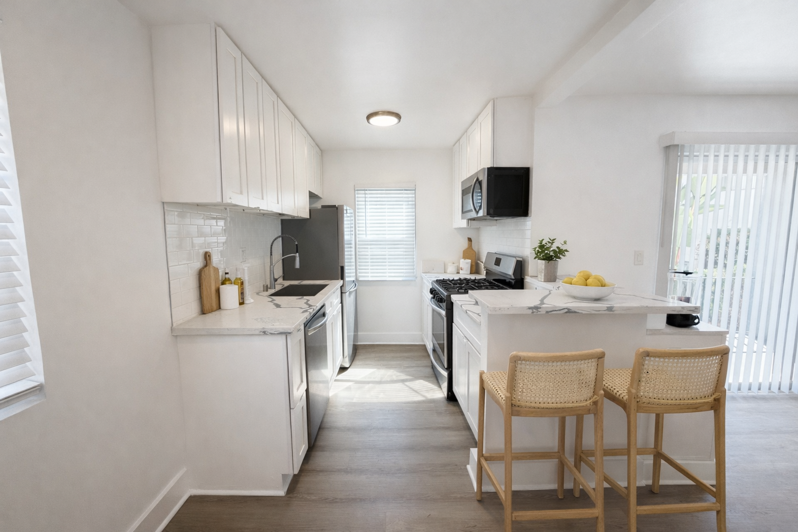 Los Angeles Apartment: 1641 N. Poinsettia Place