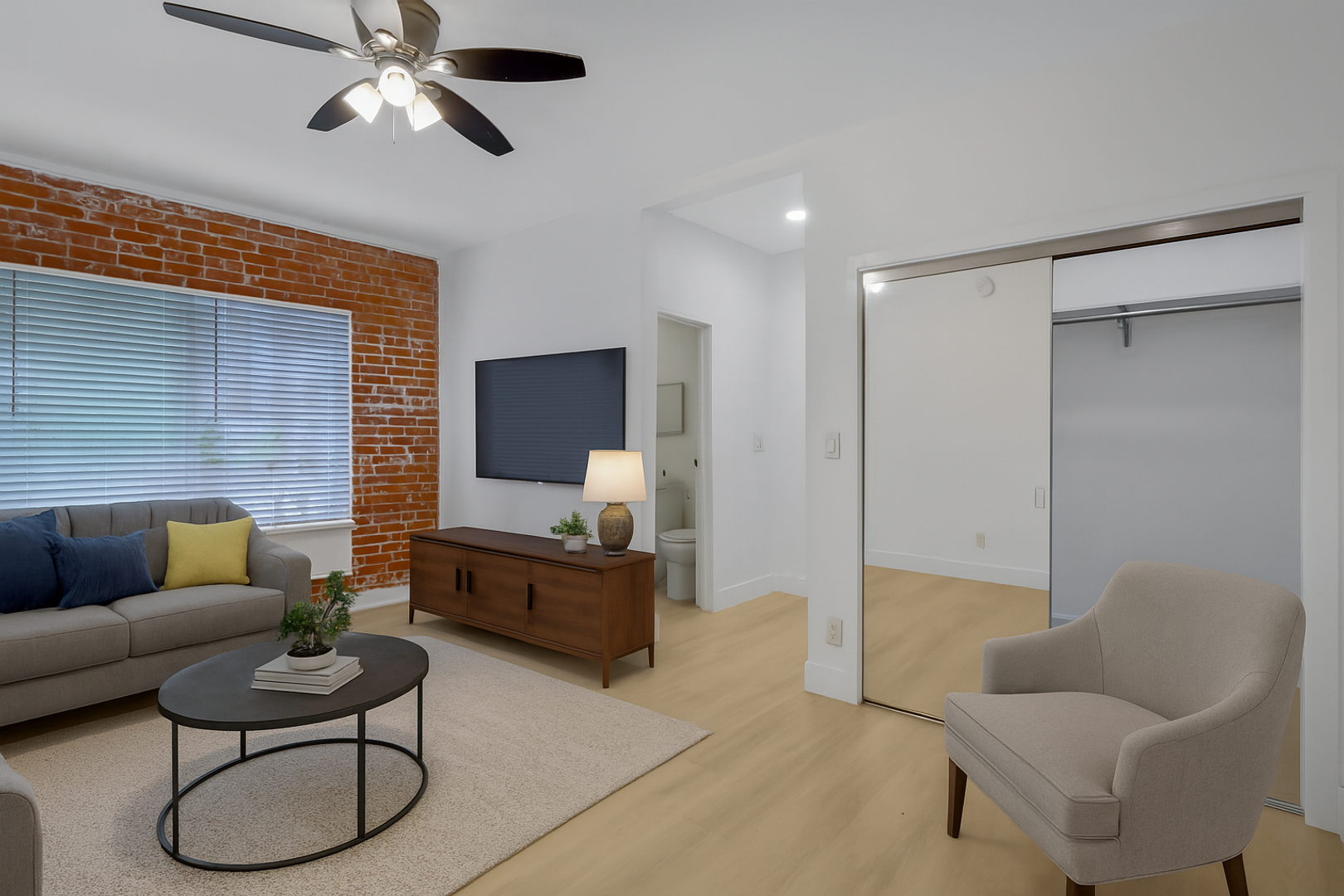 Los Angeles Apartment: 401 S. Kenmore Avenue