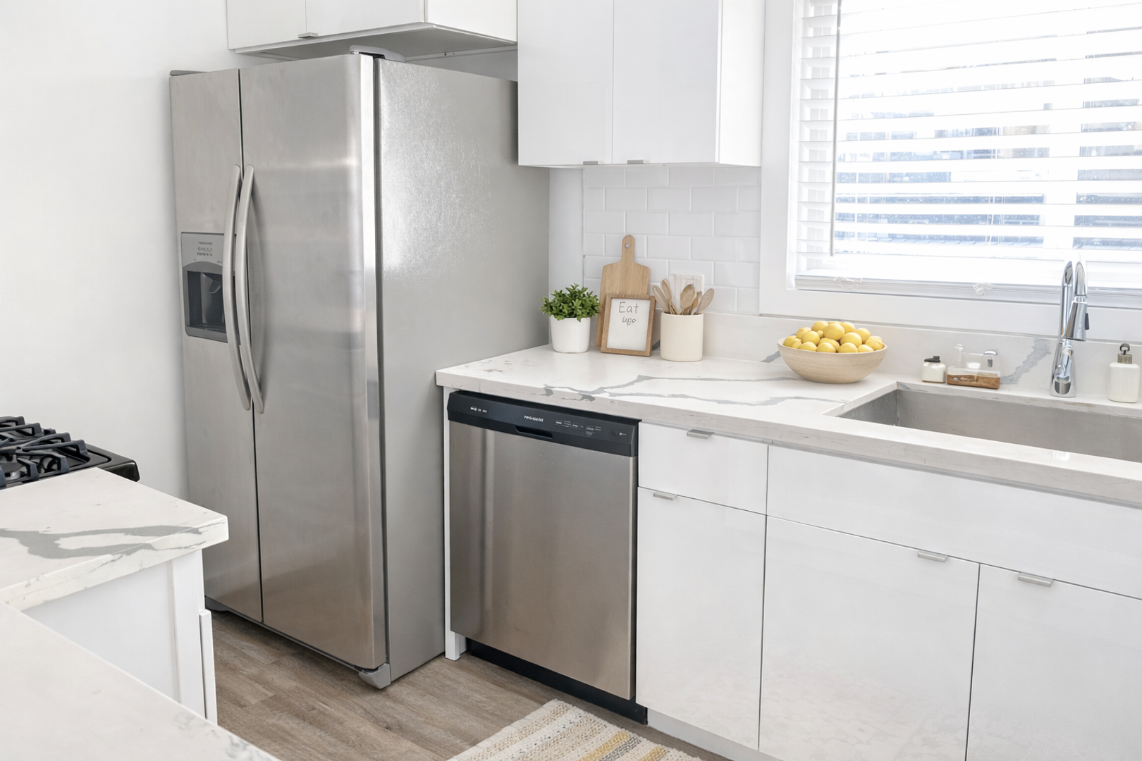 Los Angeles Apartment: 1636 N. Fuller Avenue