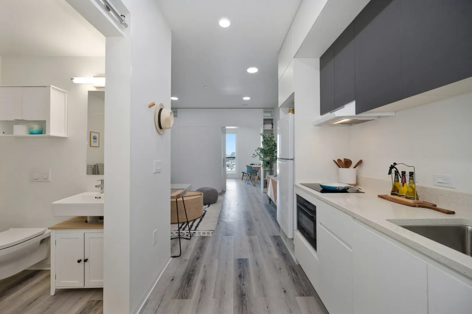 San Diego Apartment: 3167 Market St.