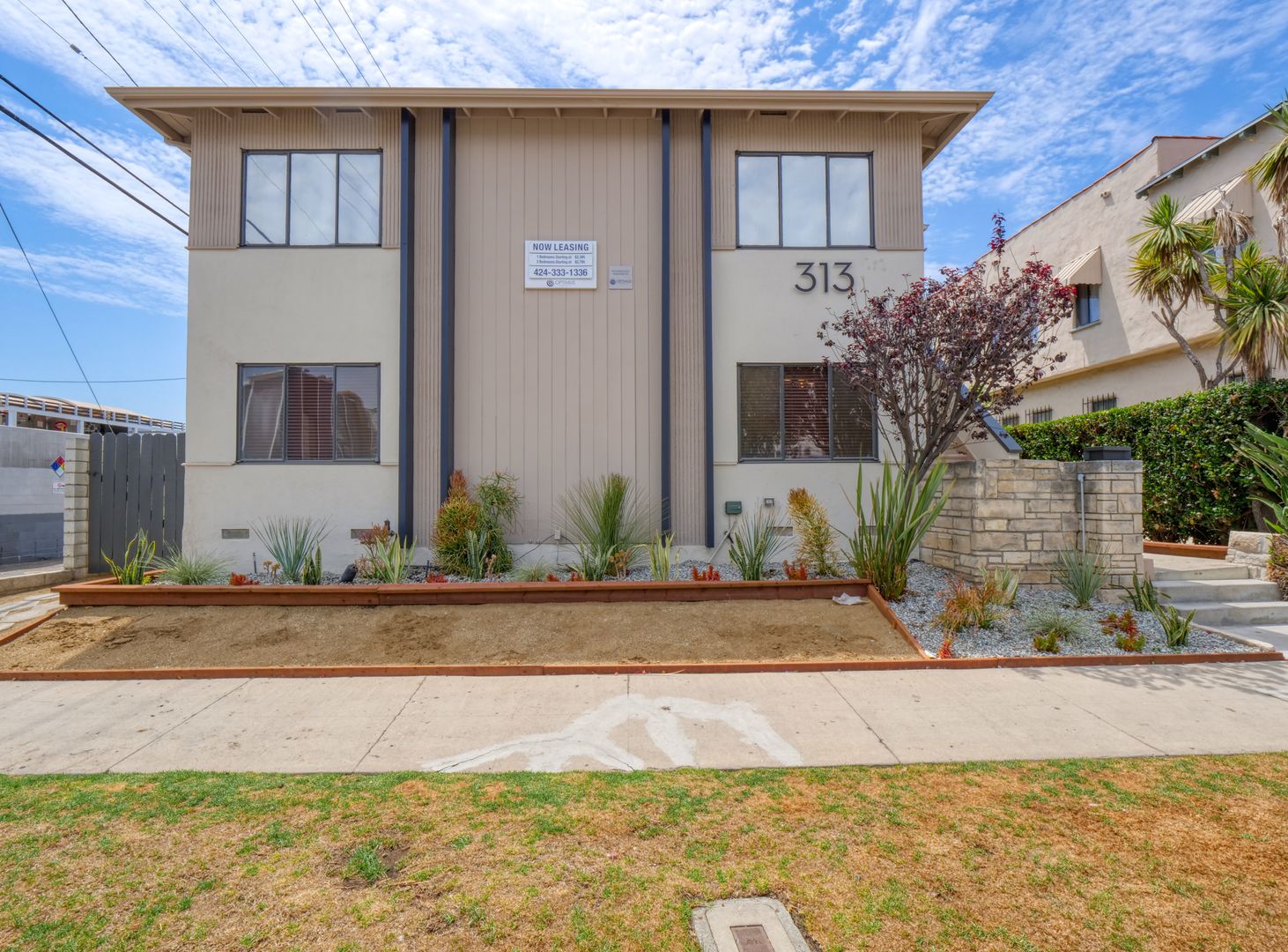 Los Angeles Apartment: 313 N. Genesee Avenue