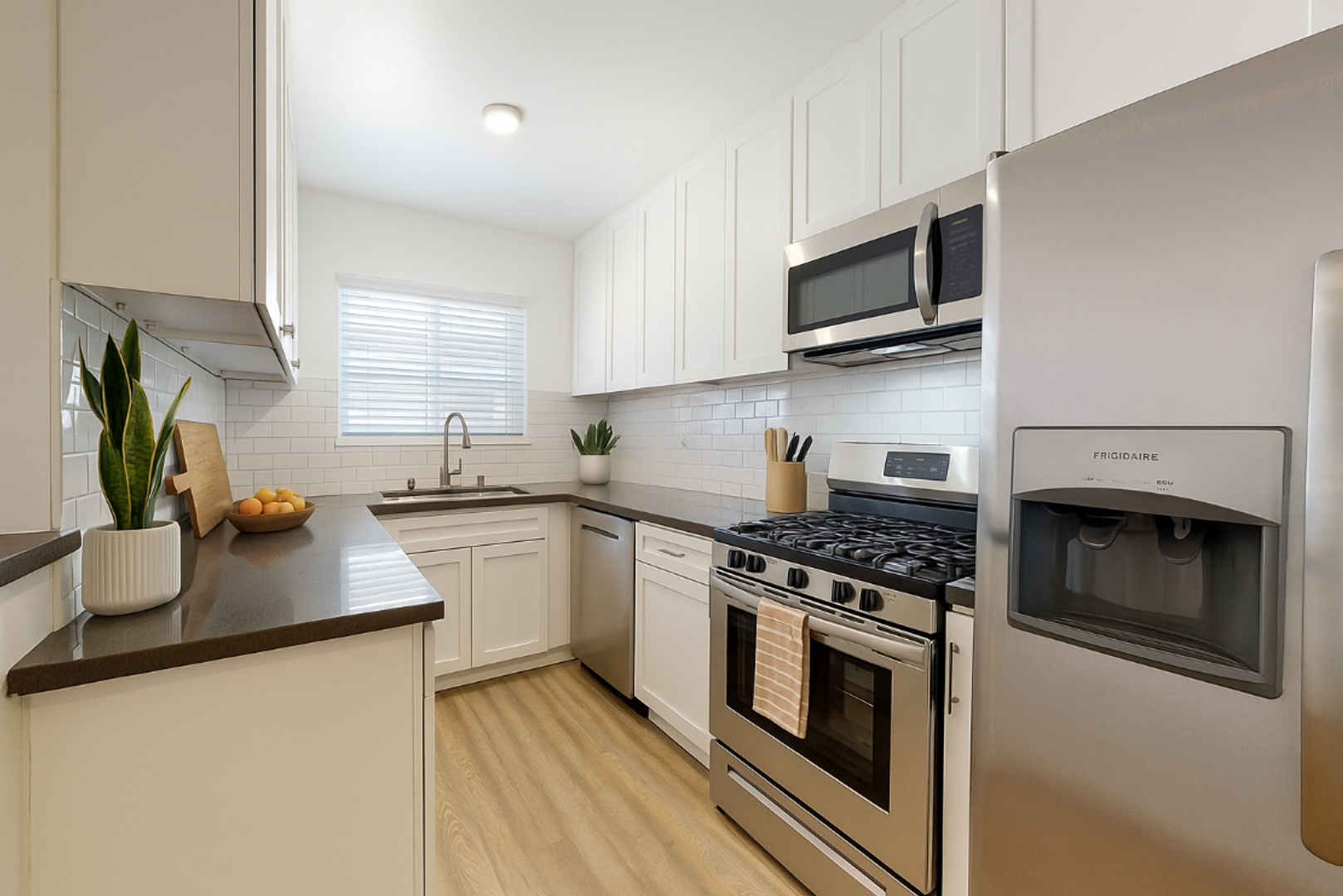 Los Angeles Apartment: 3704 and 3710 South Bentley Avenue