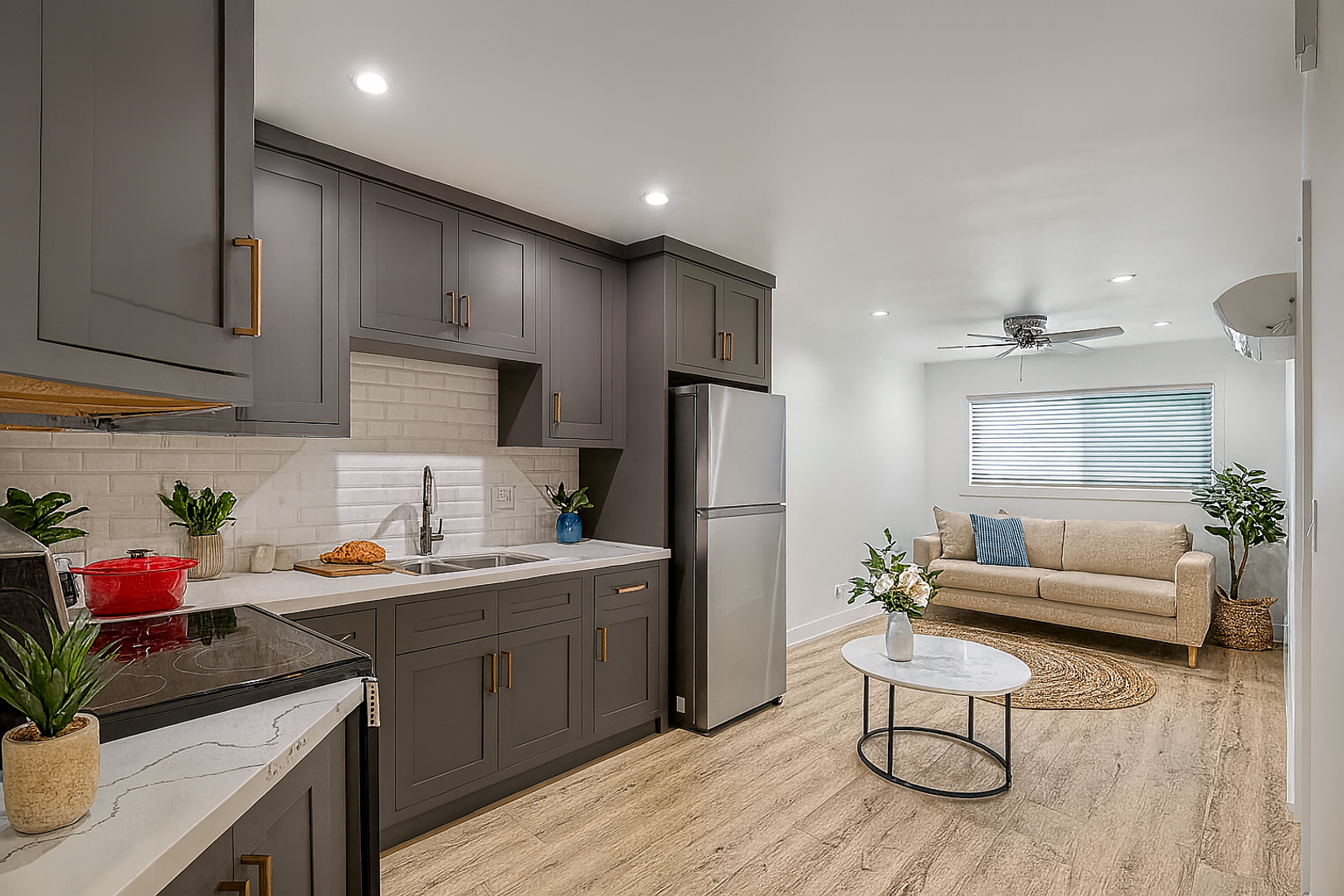 Los Angeles Apartment: 730 S. Serrano Avenue