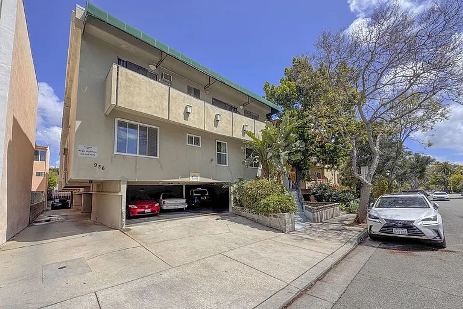West Hollywood Apartment: 936 N. Orange Grove Ave.