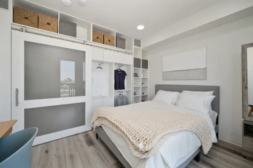 1BD/1BA UNIT AVAILABLE FOR RENT - 8 WEEKS FREE + $1,000 LOOK N LEASE SPECIAL – photo 1