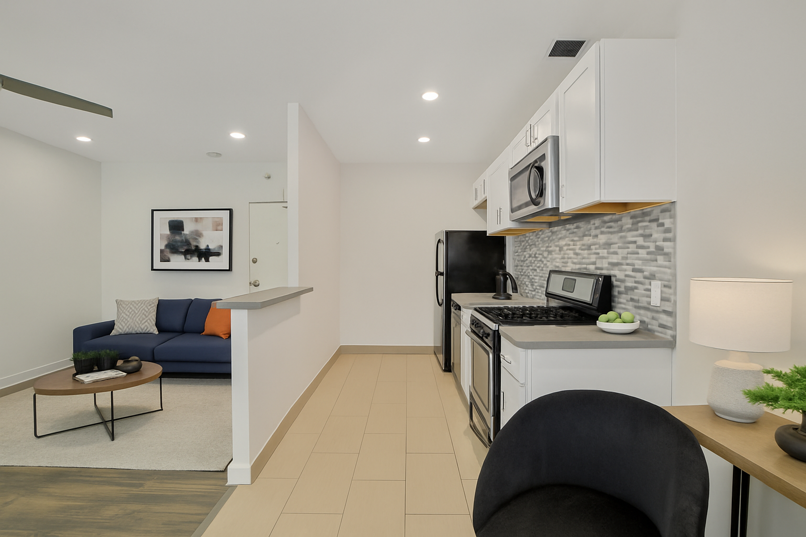 Los Angeles Apartment: 401 S. Kenmore Avenue