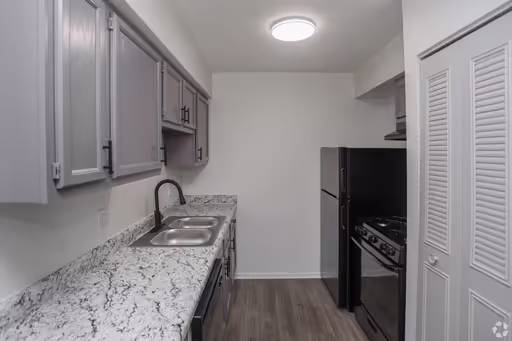 4135 Burkhart Dr. #D – photo 1