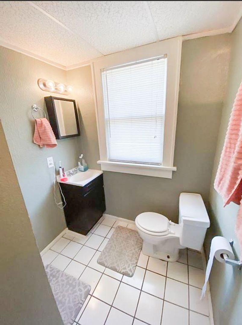 Oklahoma City Apartment: 1700 N Robinson Ave.