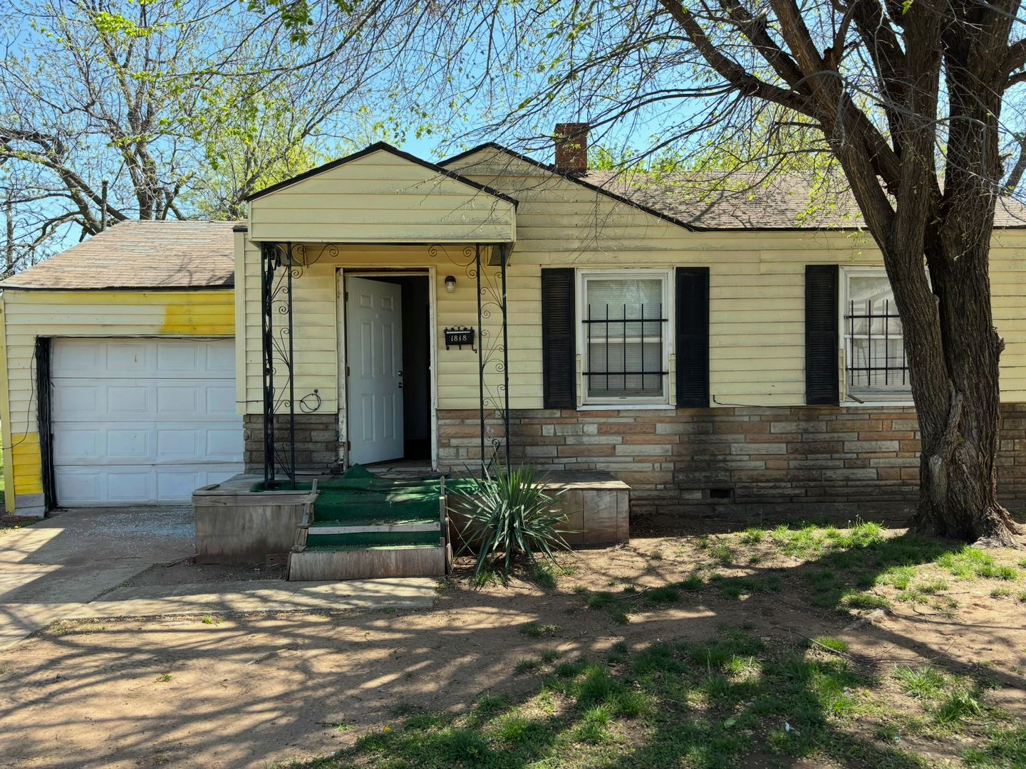 Oklahoma House: 1818 N. Jordan Ave.