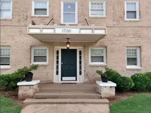 1700 N Robinson Ave Unit# 203 – photo 1