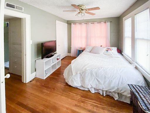 Cozy and Spacious 1BD Apartment! Free Wifi Move in Ready! – photo 1