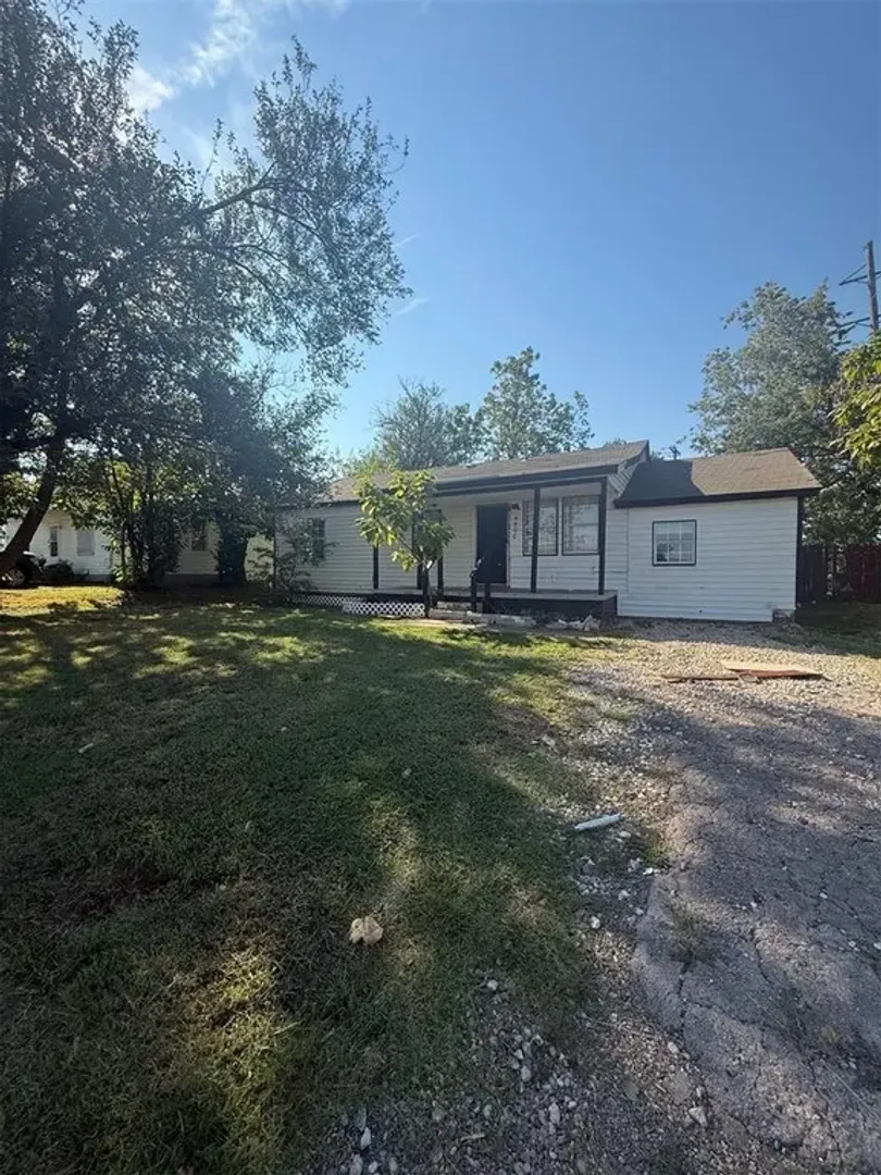 Del City House: 4300 SE 37th St.