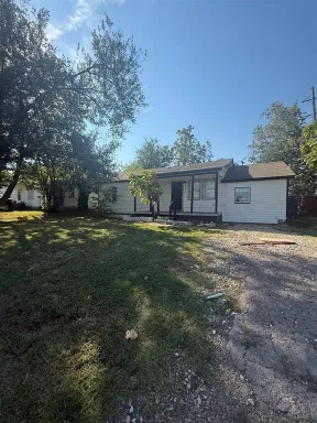 4BD 1BA Family Home Available – photo 1
