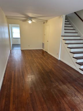 1100 NW 27th St. – photo 1
