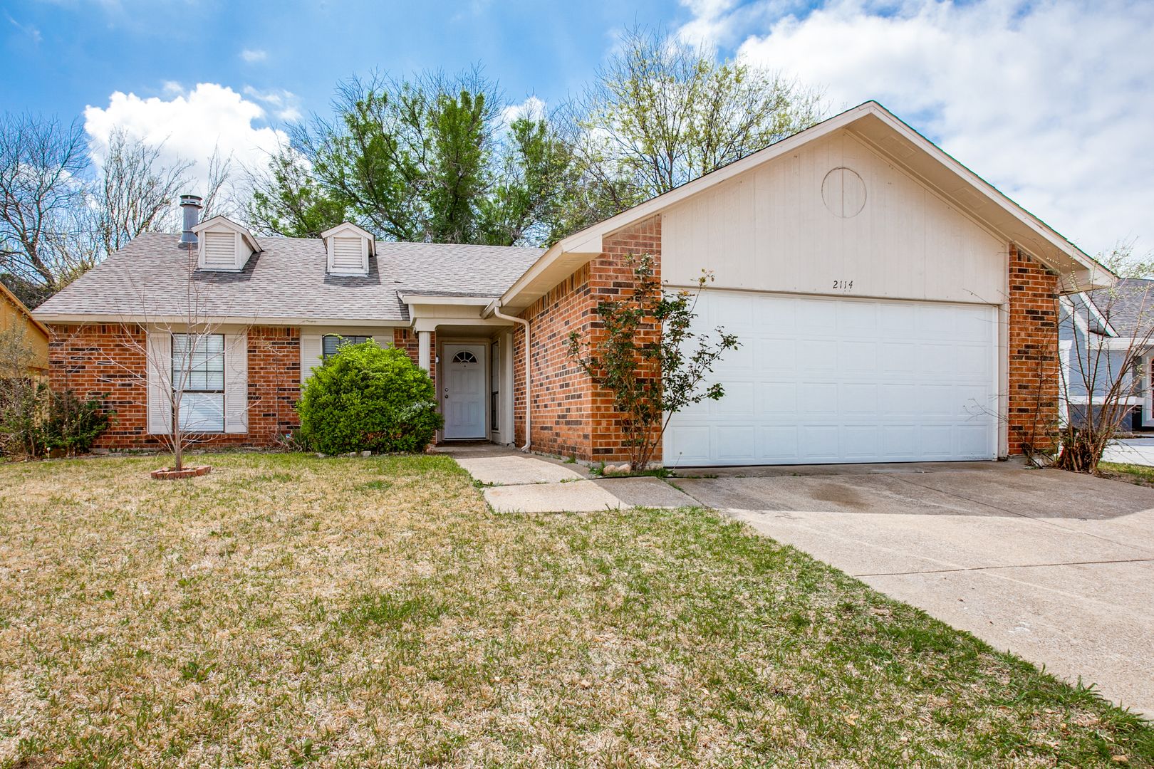 Arlington House: 2114 Pennington Dr