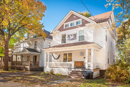 912 Lancaster Ave (Five Bedroom House) – photo 1