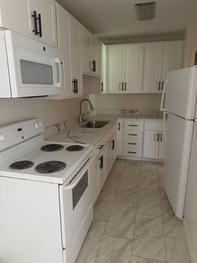 315 Comstock Ave Apt #10 (1 Bedroom Apt) – photo 1