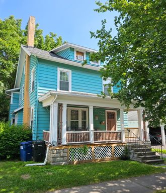 Beautiful House Close to Campus! – photo 1