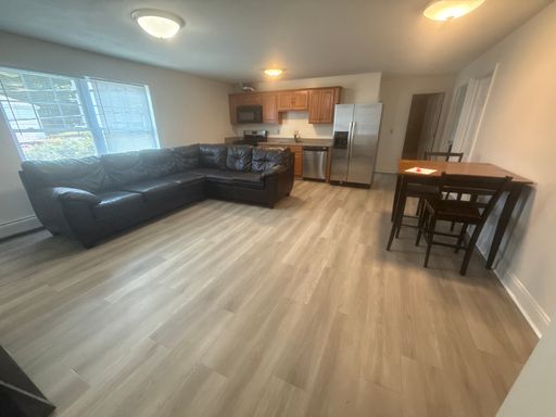 1111 Madison St Apt #8 (UTILITIES INCLUDED) – photo 1