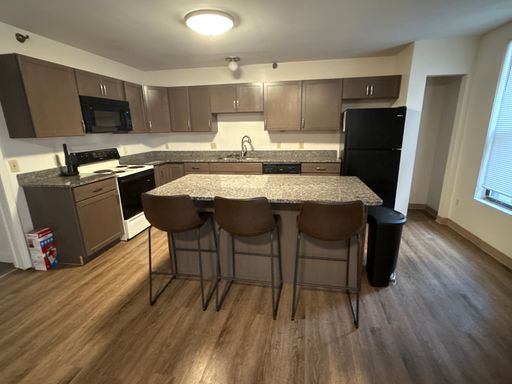 110 Comstock #2 - 3 Bedroom apartment! NEW KITCHEN!!!!! – photo 1