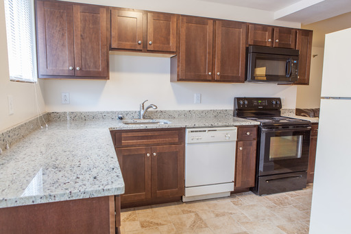 1104 Madison St - Apartment 1 (Five Bedroom Apt) – photo 1
