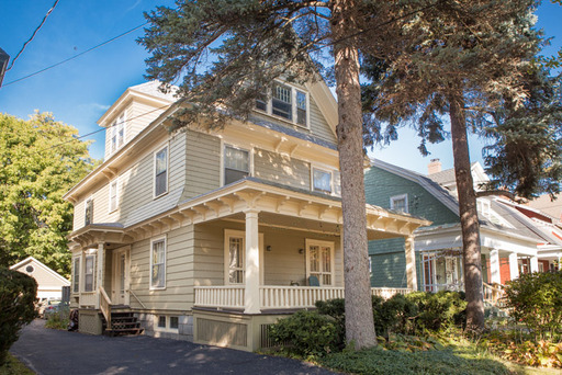 848 Livingston Ave (Six bedroom House) – photo 1