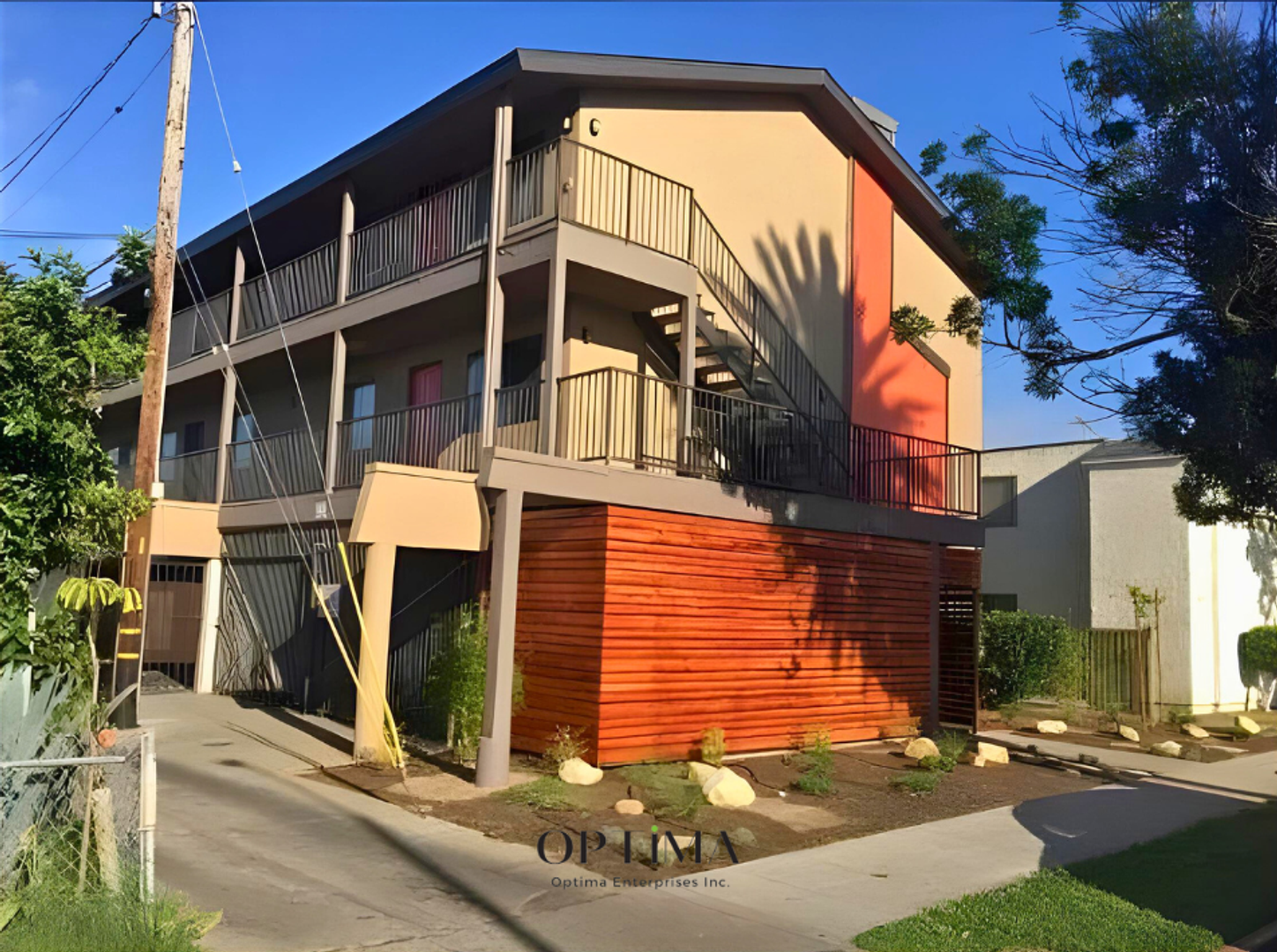 Long Beach Apartment: 1148 Stanley Ave