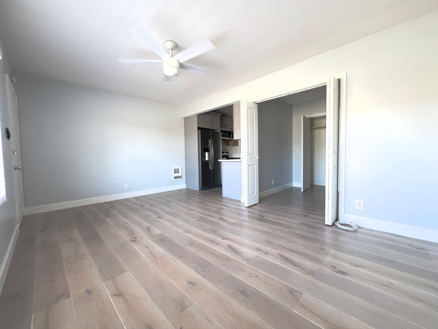 Long Beach Apartment: 925 E. 5th Street