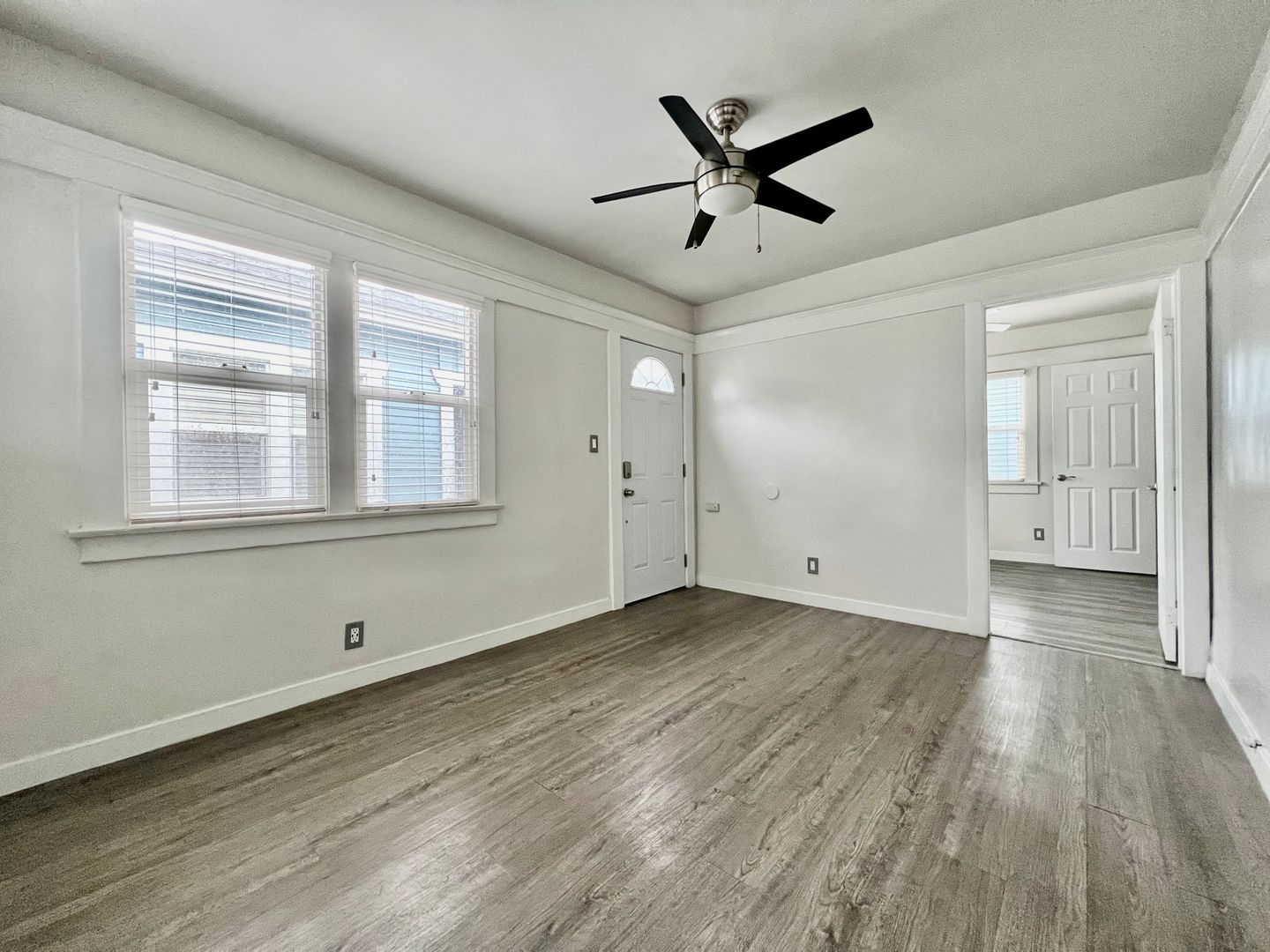 Long Beach Apartment: 1706 Sherman Pl