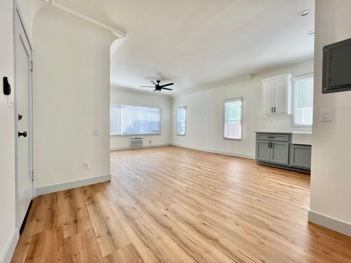 Long Beach Apartment: 1152 1st Street