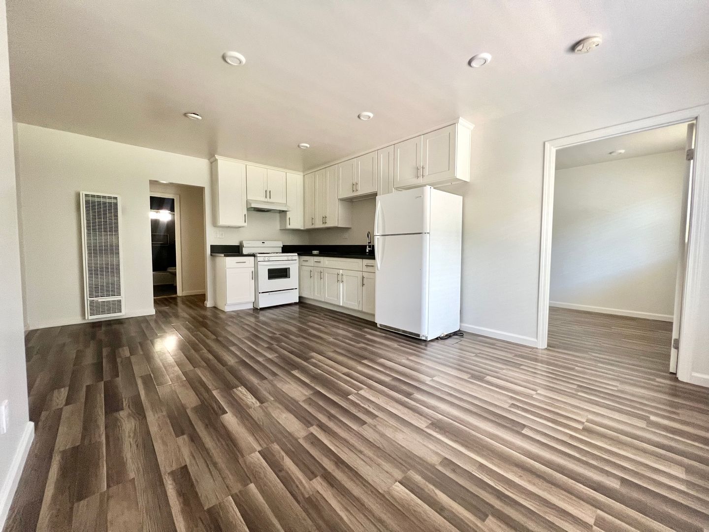 Los Angeles Apartment: 4020 Stevely Ave.