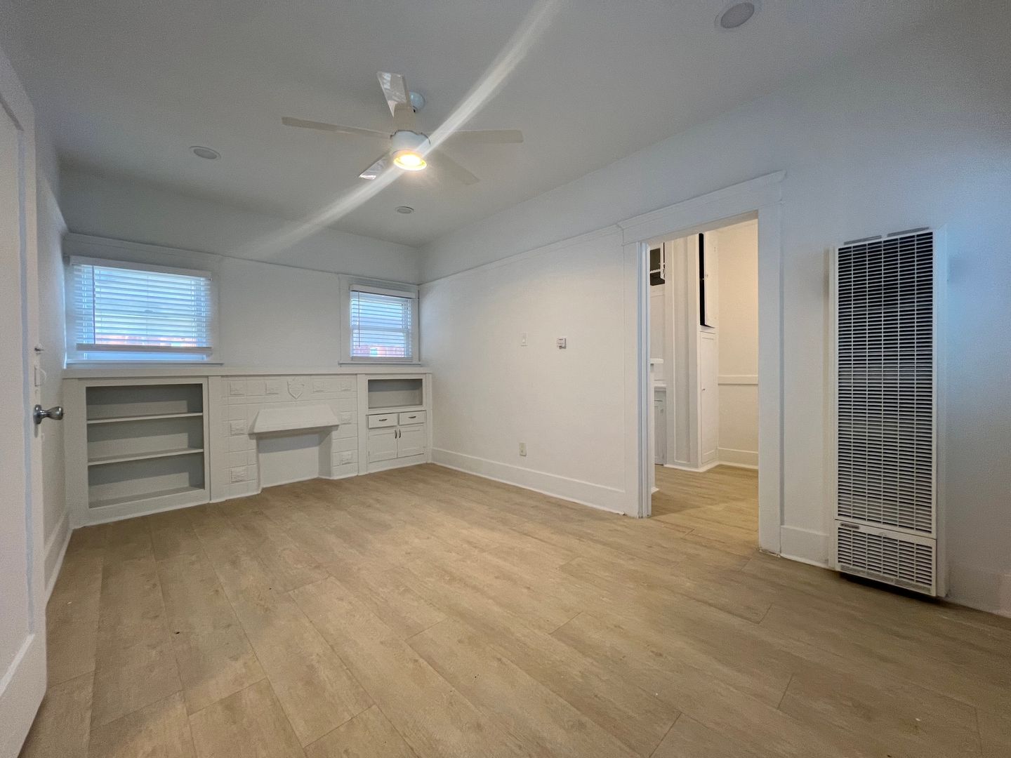 Long Beach Apartment: 468 Gaviota Avenue