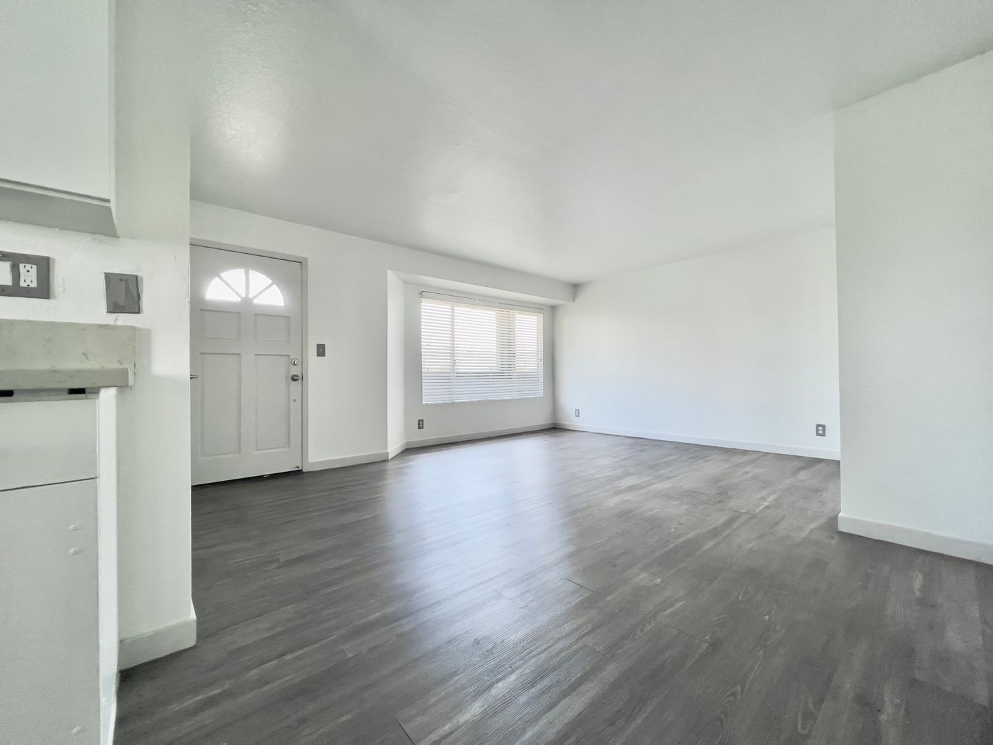 Long Beach Apartment: 910 Gaviota Avenue