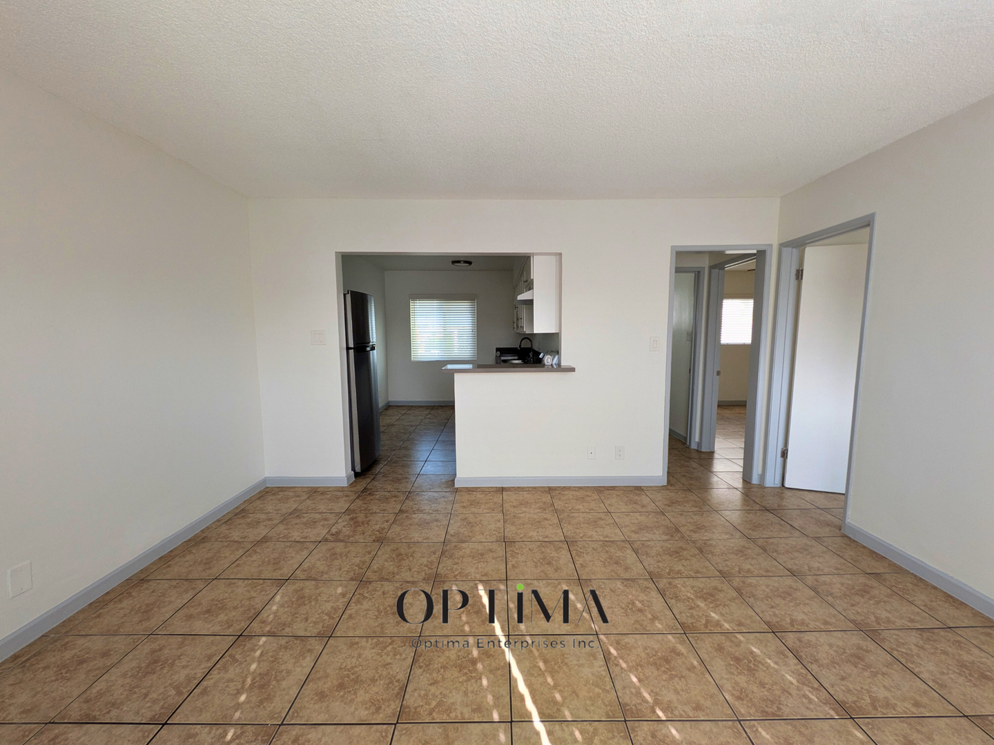 Long Beach Apartment: 1775 Locust Avenue