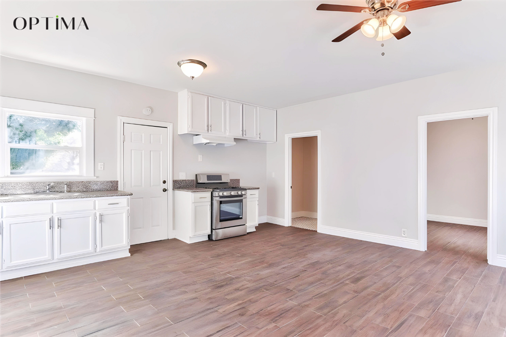Long Beach Apartment: 1030 Magnolia Ave