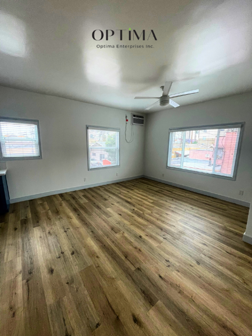 Long Beach Apartment: 1430 Linden Ave