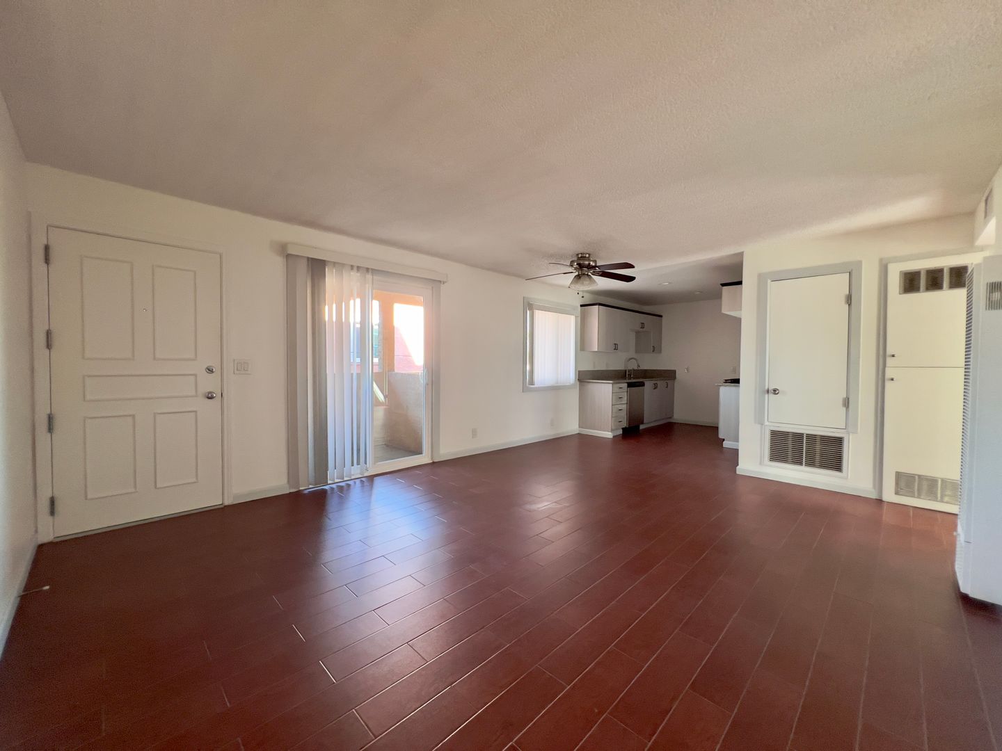 Inglewood Apartment: 804 Larch Street