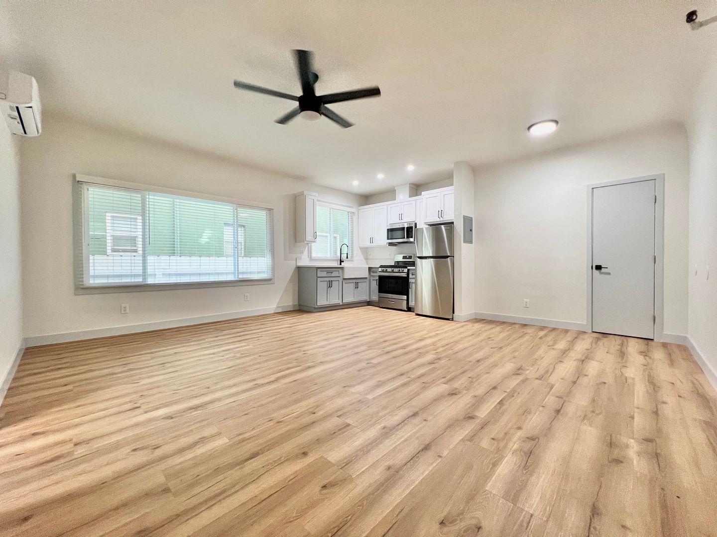 Long Beach Apartment: 1152 1st Street