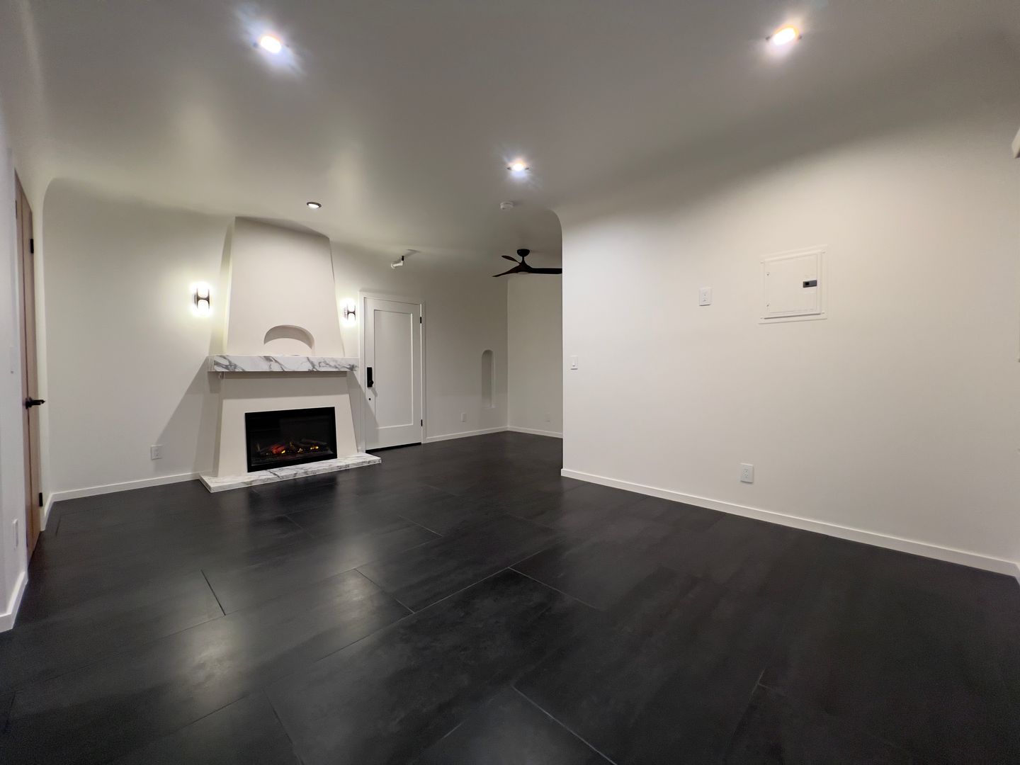 Long Beach Apartment: 1152 1st Street