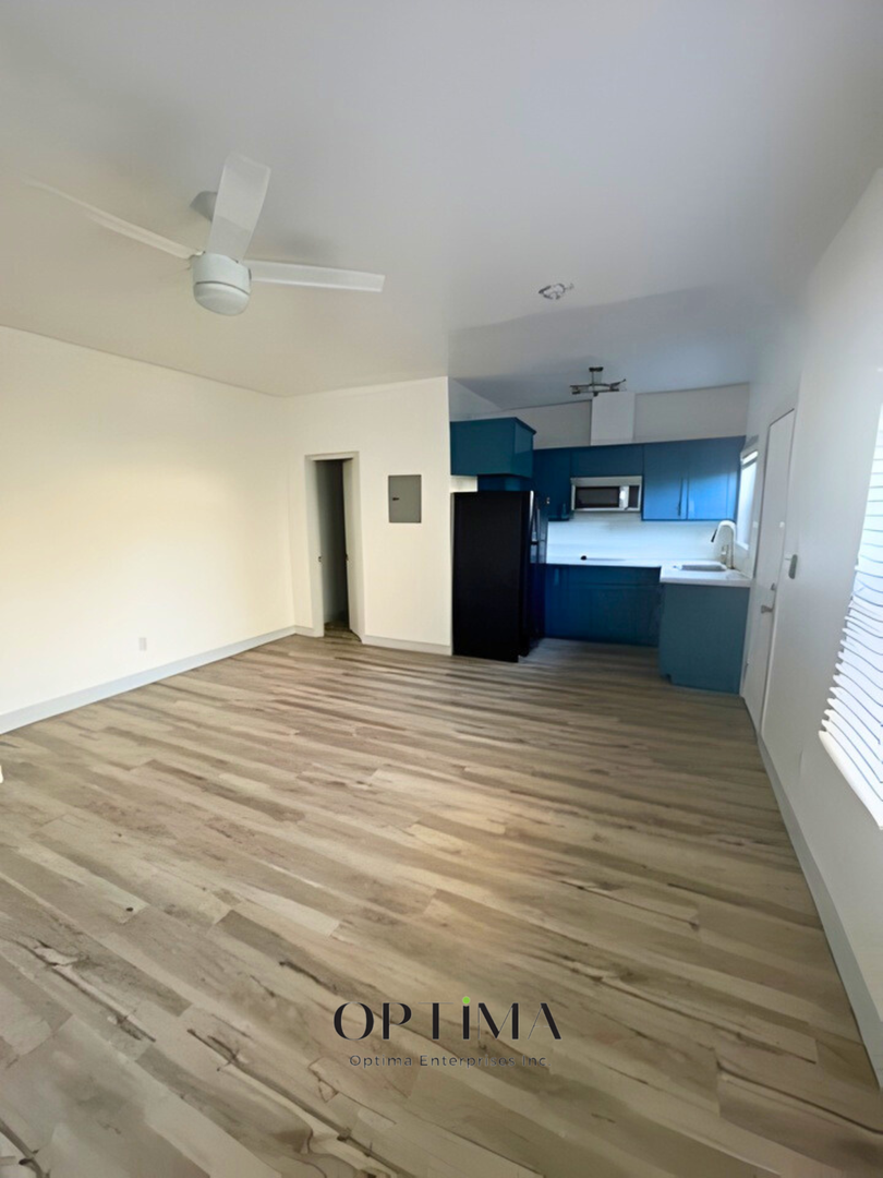 Long Beach Apartment: 1430 Linden Avenue