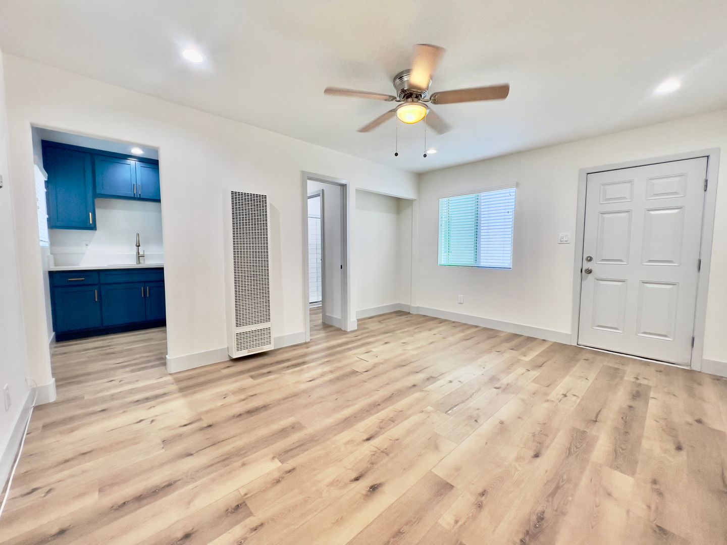 Long Beach Apartment: 1170 Cherry Ave