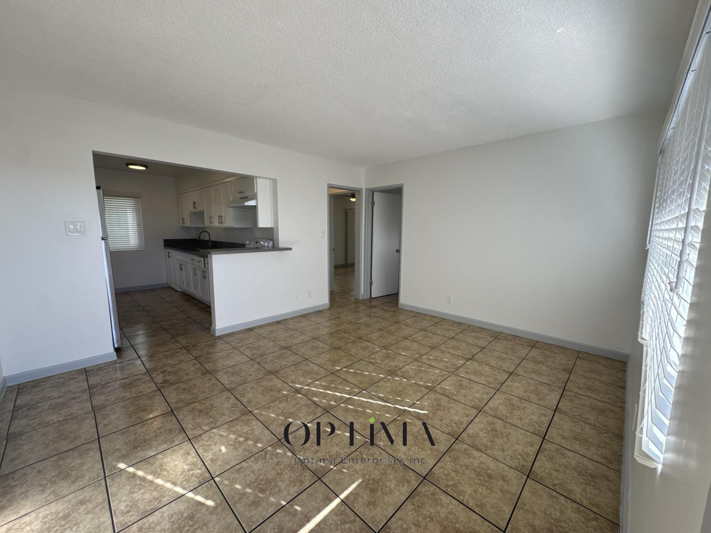 Long Beach Apartment: 1775 Locust Avenue