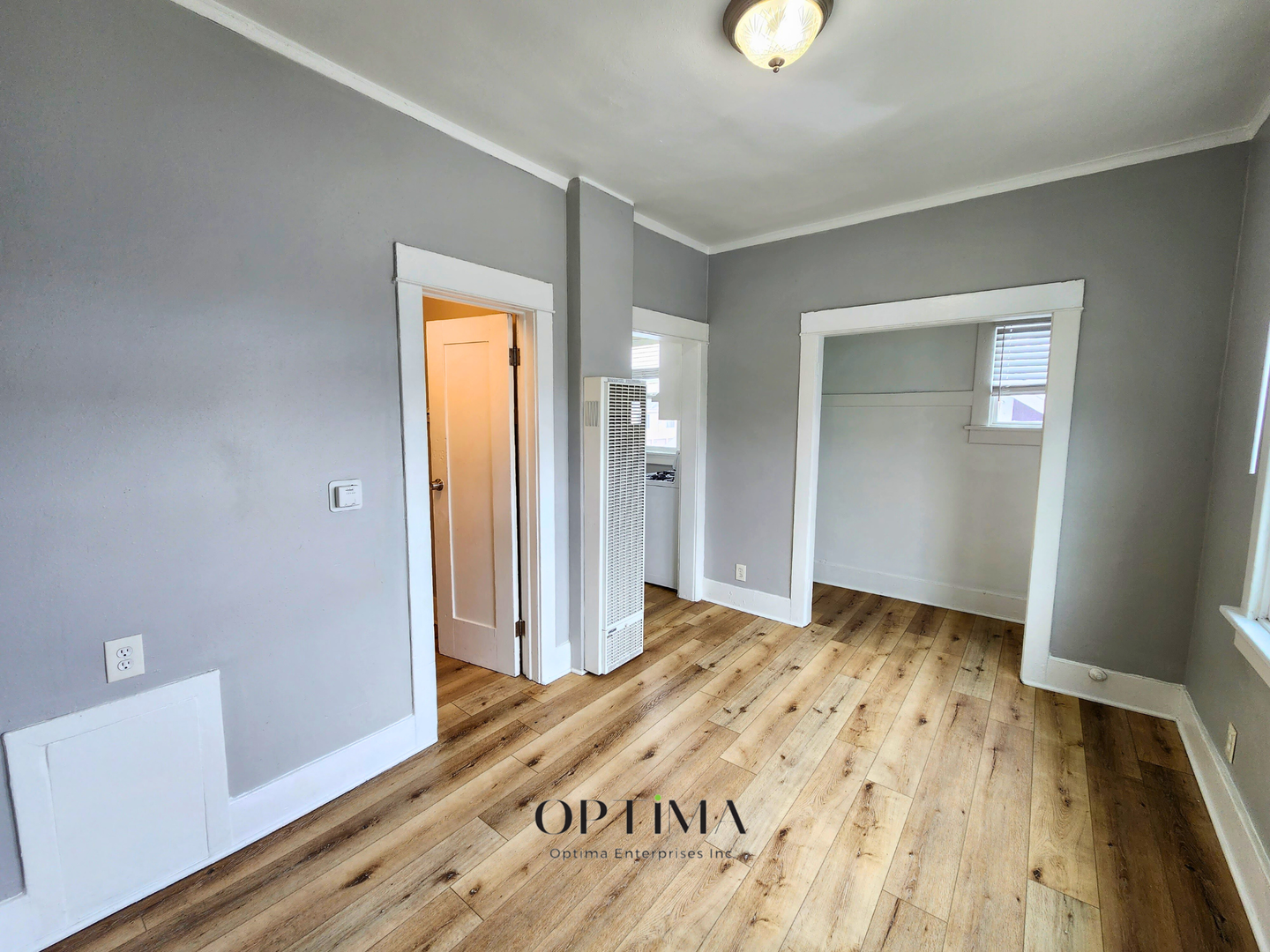 Long Beach Apartment: 322 Daisy Ave